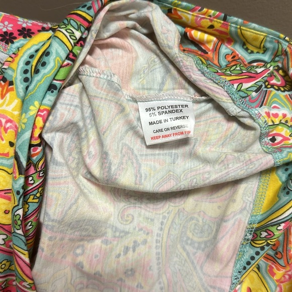 Beautiful pattern Isle dress - Picture 3 of 3